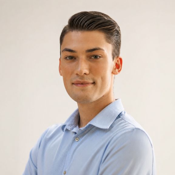 Herr Bastian Schmitt